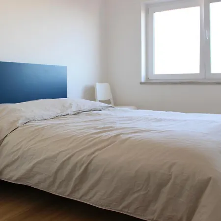 בית אירוח Modern With River Views, Sunrise & Friendly Cats