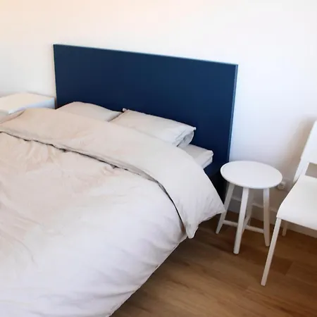 Modern With River Views, Sunrise & Friendly Cats * ליסבון